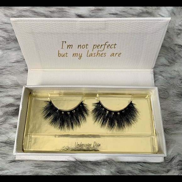 “Undercover Diva” || Lashful Lengths Luxury Mink Eyelashes - Picture 2 of 7